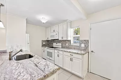 2223 NE 1st Court #101, Boynton Beach, FL 33435 - Photo 4