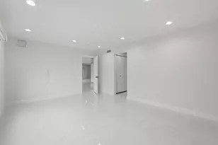 877 NE 195th St, Miami, FL 33179 - Photo 40