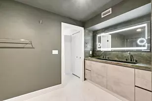 877 NE 195th St, Miami, FL 33179 - Photo 44