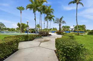 877 NE 195th St, Miami, FL 33179 - Photo 70