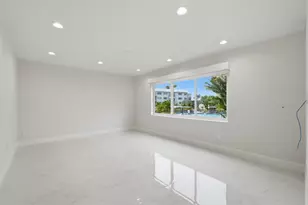 877 NE 195th St, Miami, FL 33179 - Photo 20