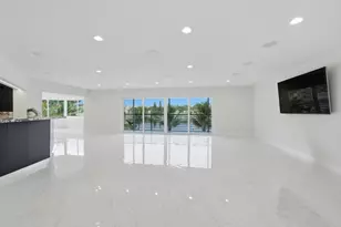 877 NE 195th St, Miami, FL 33179 - Photo 4