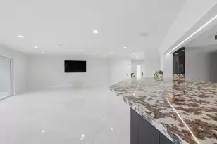 877 NE 195th St, Miami, FL 33179 - Photo 8