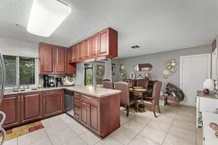 11260 NW 41st St, Coral Springs, FL 33065 - Photo 8