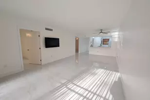 10317 NW 9th St Circle, Miami, FL 33172 - Photo 2