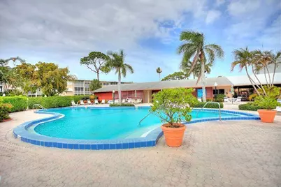 2811 S Garden Drive S #308, Palm Springs, FL 33461 - Photo 12
