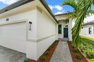 9333 SW Pepoli Way, Port Saint Lucie, FL 34987 - Photo 4
