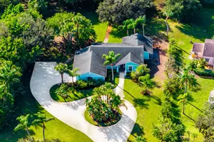 2232 SW Racquet Club Dr, Palm City, FL 34990 - Photo 2