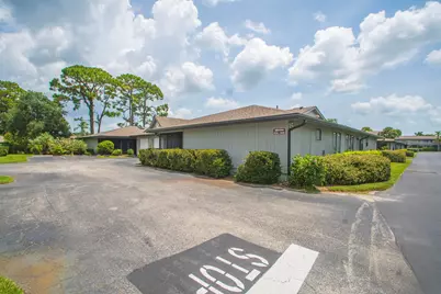 646 Centre SW #102, Vero Beach, FL 32962 - Photo 4