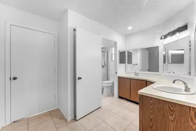 5601 Berry Blossom Way W, West Palm Beach, FL 33415 - Photo 12