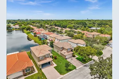 7145 Crescent Creek Place, Coconut Creek, FL 33073 - Photo 52