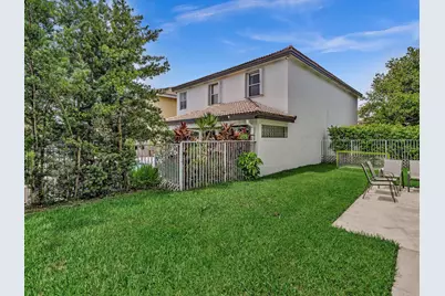 7145 Crescent Creek Place, Coconut Creek, FL 33073 - Photo 14