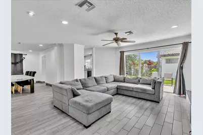 7145 Crescent Creek Place, Coconut Creek, FL 33073 - Photo 8