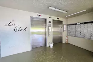 2112 S Cypress Bend Dr, Pompano Beach, FL 33069 - Photo 4