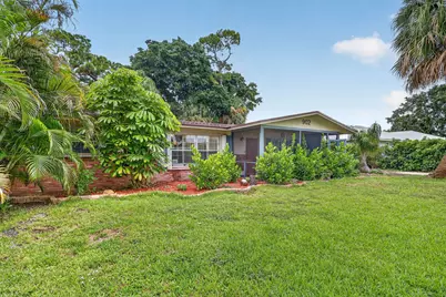 902 SE Ocean Avenue, Stuart, FL 34996 - Photo 2