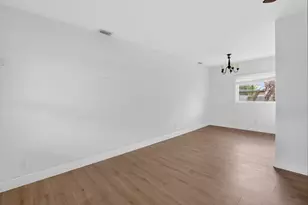 426 NE 7th Ave, Delray Beach, FL 33483 - Photo 10