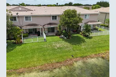 5930 Royal Way, Tamarac, FL 33321 - Photo 4