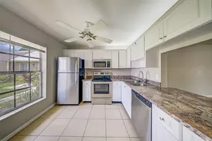546 Covered Bridge Blvd, Lake Worth, FL 33467 - Photo 8