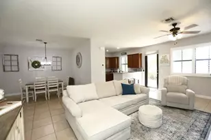 807 E Village Cir, Davie, FL 33325 - Photo 8