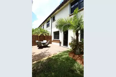 807 E Village Circle, Davie, FL 33325 - Photo 26