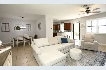 807 E Village Circle, Davie, FL 33325 - Photo 8