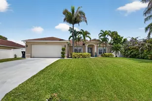 709 SW Jacoby Ave, Port Saint Lucie, FL 34953 - Photo 4