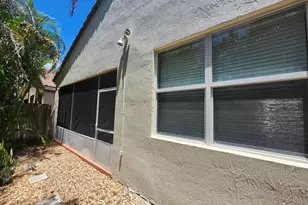 10246 SW 16th Ct, Pembroke Pines, FL 33025 - Photo 4
