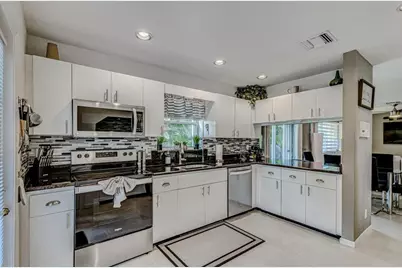 18174 SE Fairview Circle, Tequesta, FL 33469 - Photo 10
