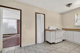 189 Morgans Way, Palm Springs, FL 33461 - Photo 12
