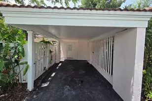 1152 Bayview Dr, Fort Lauderdale, FL 33304 - Photo 2