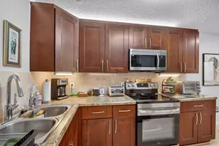 10173 Mangrove Dr, Boynton Beach, FL 33437 - Photo 14