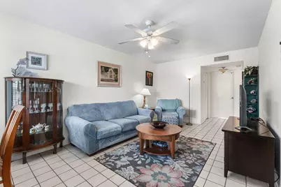 3160 Lake Osborne Drive #Bldg 6 Unit 206, Lake Worth Beach, FL 33461 - Photo 4