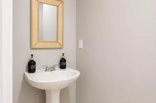 2224 NE 2nd St, Pompano Beach, FL 33062 - Photo 10