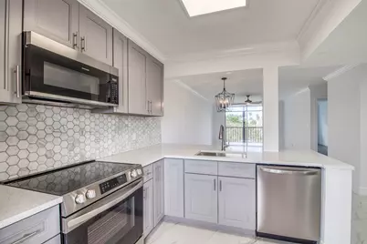 6795 Huntington Lane #406, Delray Beach, FL 33446 - Photo 2