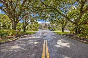 3930 Oaks Clubhouse Dr, Pompano Beach, FL 33069 - Photo 24