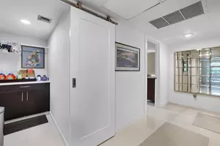 3930 Oaks Clubhouse Dr, Pompano Beach, FL 33069 - Photo 2