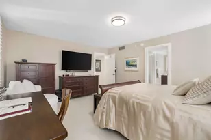 3930 Oaks Clubhouse Dr, Pompano Beach, FL 33069 - Photo 20