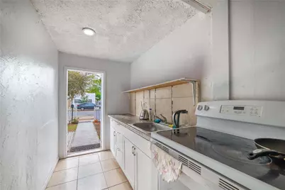 224 SW 14th Street, Dania Beach, FL 33004 - Photo 8