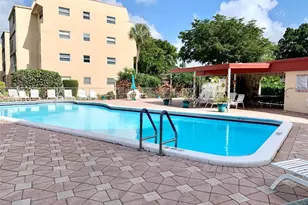 1010 Country Club Dr, Margate, FL 33063 - Photo 14