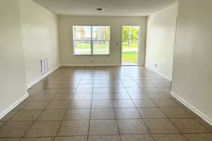 1142 Garnett St, Lantana, FL 33462 - Photo 4