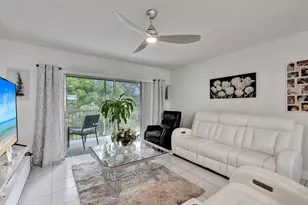 130 Lake Meryl Dr, West Palm Beach, FL 33411 - Photo 8