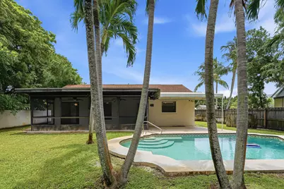 7085 Hyatt Avenue, Lantana, FL 33462 - Photo 18