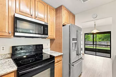 7085 Hyatt Avenue, Lantana, FL 33462 - Photo 8