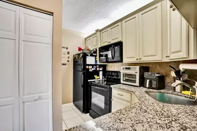 608 Sea Pine Way #E2, Greenacres, FL 33415 - Photo 16
