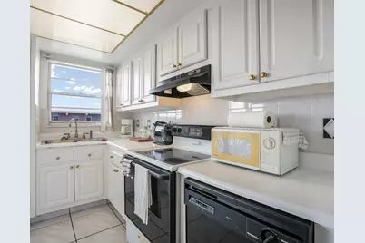 180 NE 12th Avenue #15E, Hallandale Beach, FL 33009 - Photo 2
