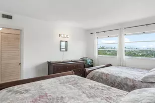 180 NE 12th Ave, Hallandale Beach, FL 33009 - Photo 16