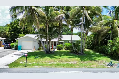 135 SE 26th Avenue, Boynton Beach, FL 33435 - Photo 1