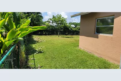 9706 NW 71st Street, Tamarac, FL 33321 - Photo 2