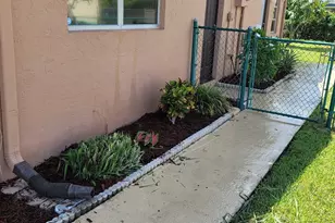 9706 NW 71st St, Tamarac, FL 33321 - Photo 16