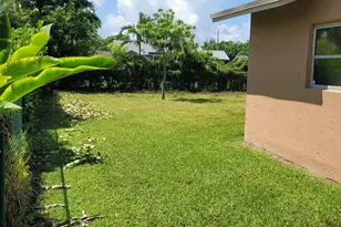 9706 NW 71st St, Tamarac, FL 33321 - Photo 14